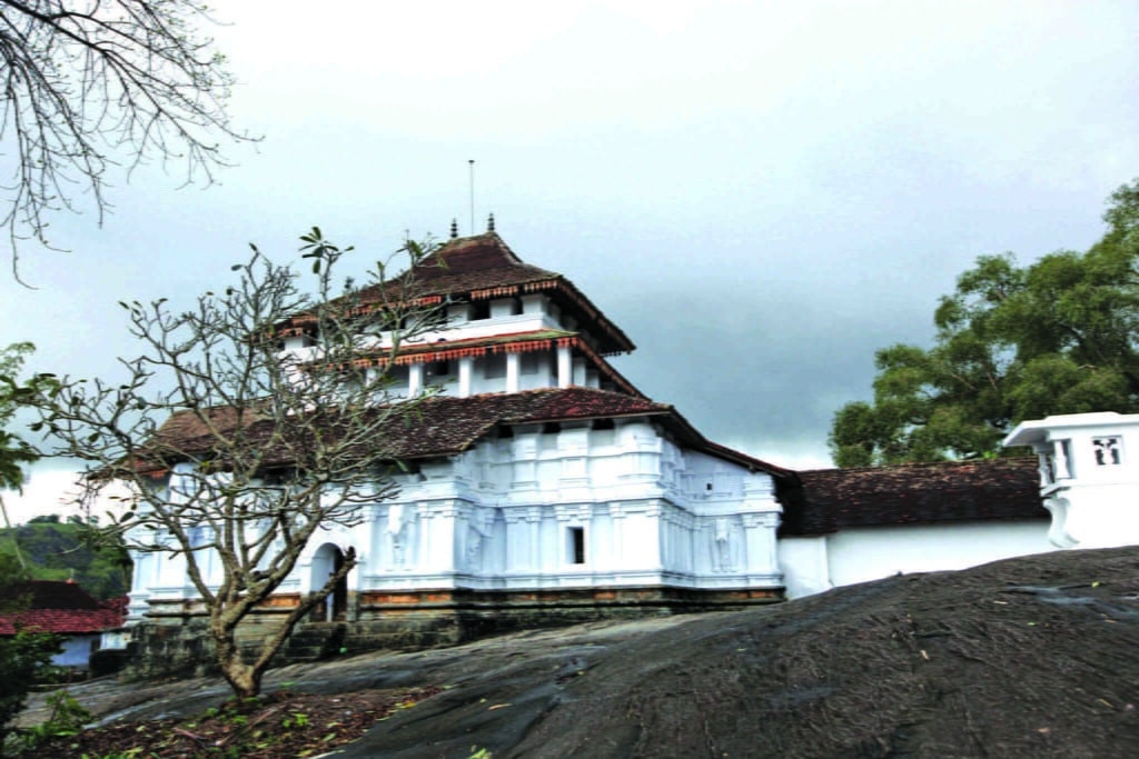 Lankathilaka Viharaya, Sri Lanka