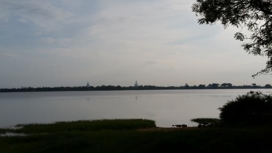 the-lake-view-tissa-wewa