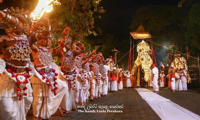 kandy esala perahera, Sri Lanka